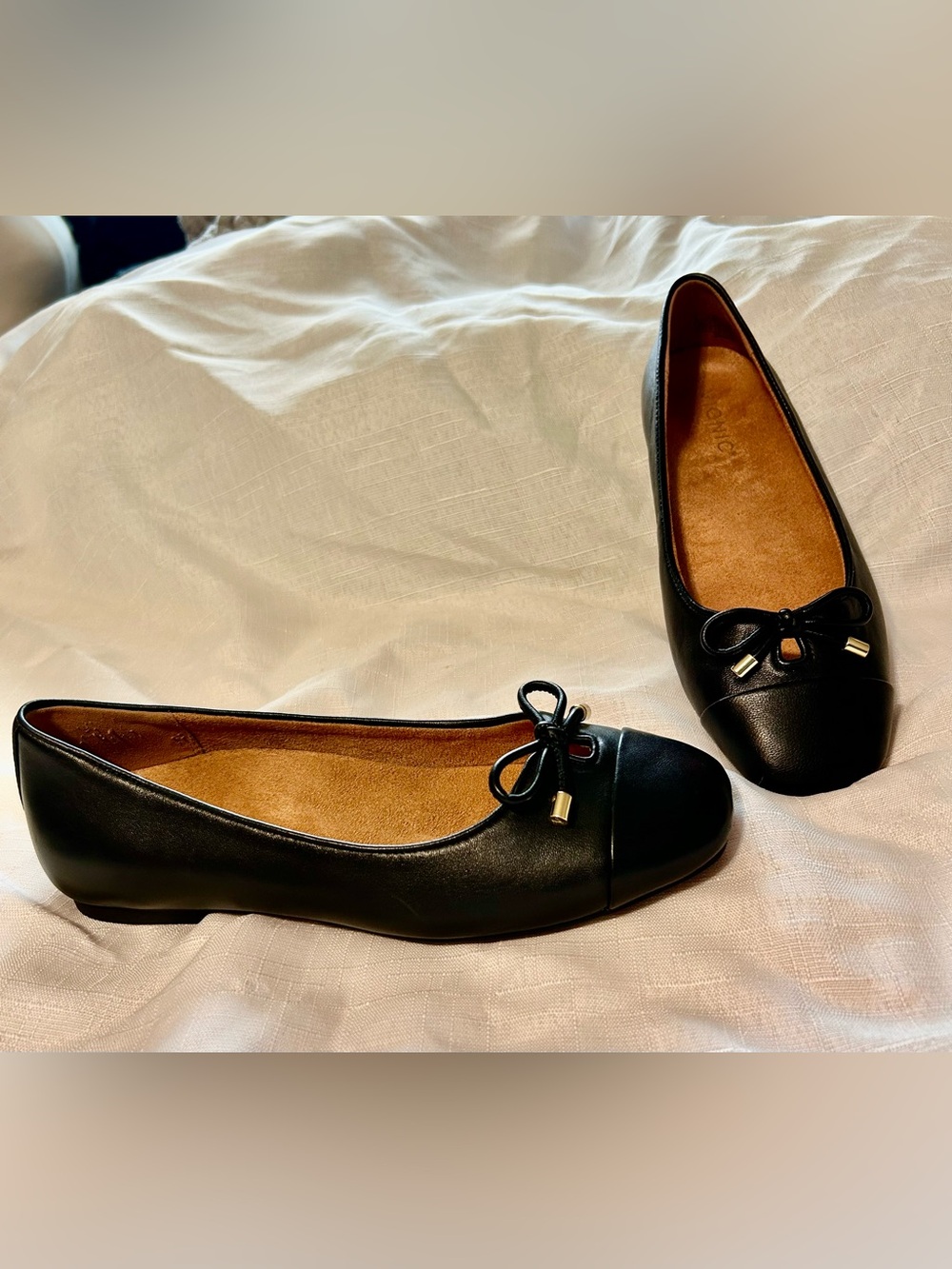 Vionic Klara Black Leather Ballet Flat Bow size 7.5
